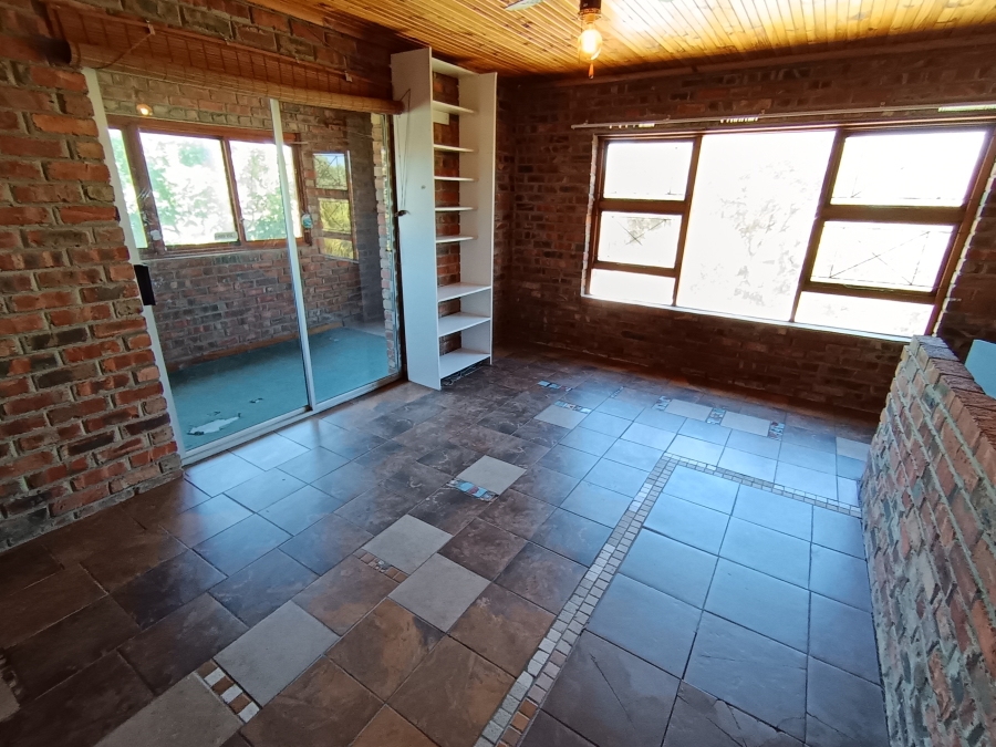 4 Bedroom Property for Sale in C Place Eastern Cape